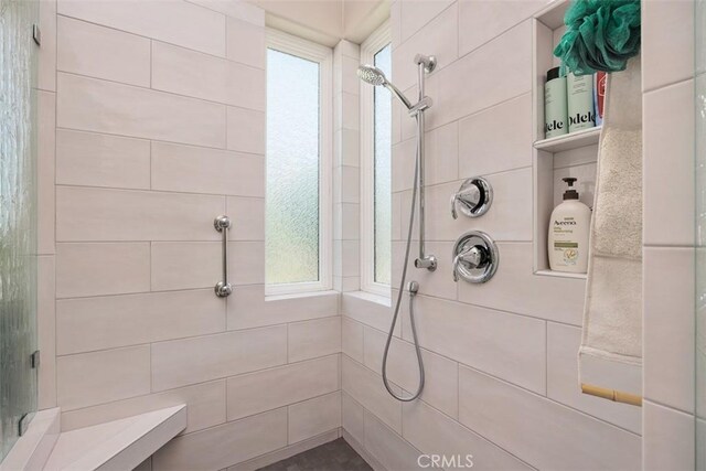 2841 Dos Lomas Pl, Fallbrook, CA 92028 - bathroom featuring a tile shower