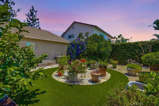 13418 Palm Pl, Cerritos, CA 90703 - view of green lawn