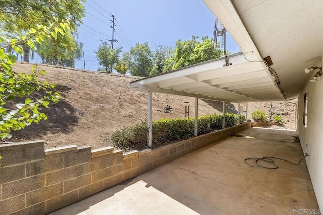 2239 Sunset Dr, Escondido, CA 92025 - view of patio / terrace
