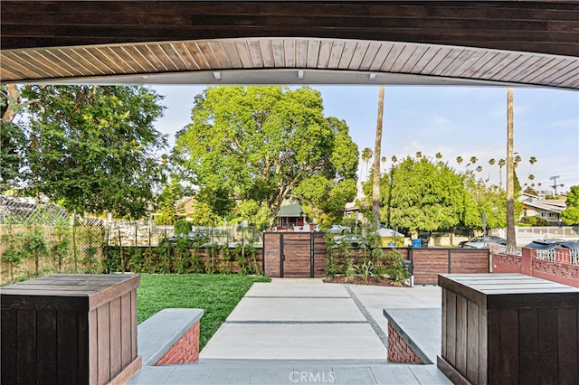 229 S Kingsley Dr, Los Angeles, CA 90004 - view of patio / terrace
