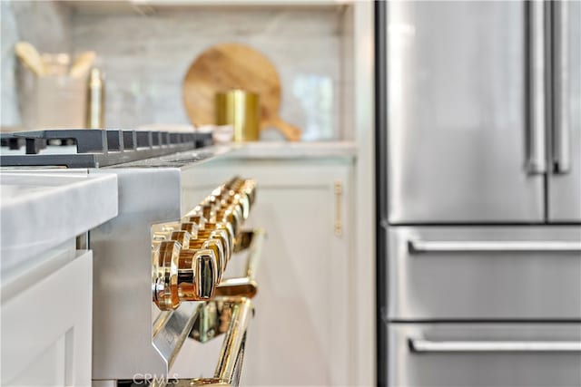 229 S Kingsley Dr, Los Angeles, CA 90004 - kitchen view of freestanding refrigerator