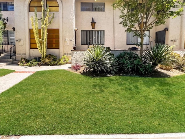400 S Flower St Unit 131, Orange, CA 92868 - view of green lawn