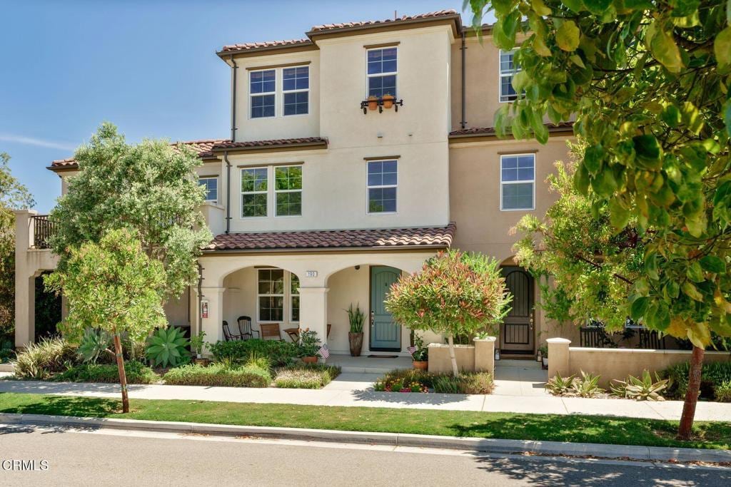 190 Chickasaw St, Ventura, CA 93001 - photo 1