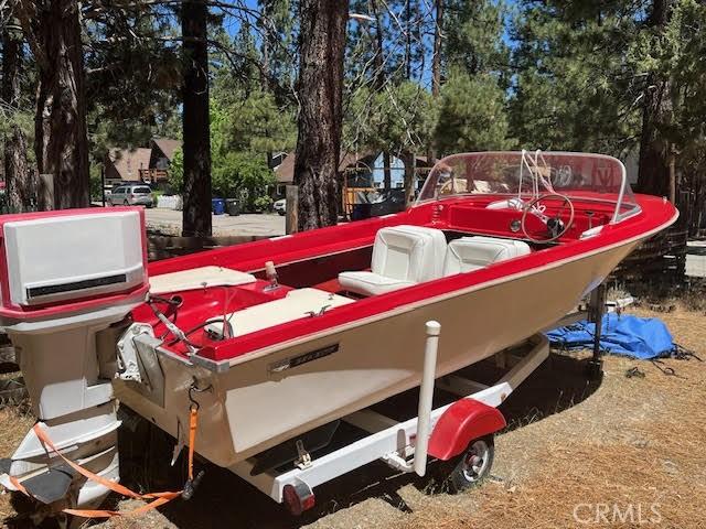 833 Brier Trl, Big Bear Lake, CA 92315 - view of vehicle parking with view of scattered trees