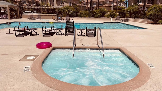 4620 Los Alamos Way Unit C, Oceanside, CA 92057 - community pool with a patio