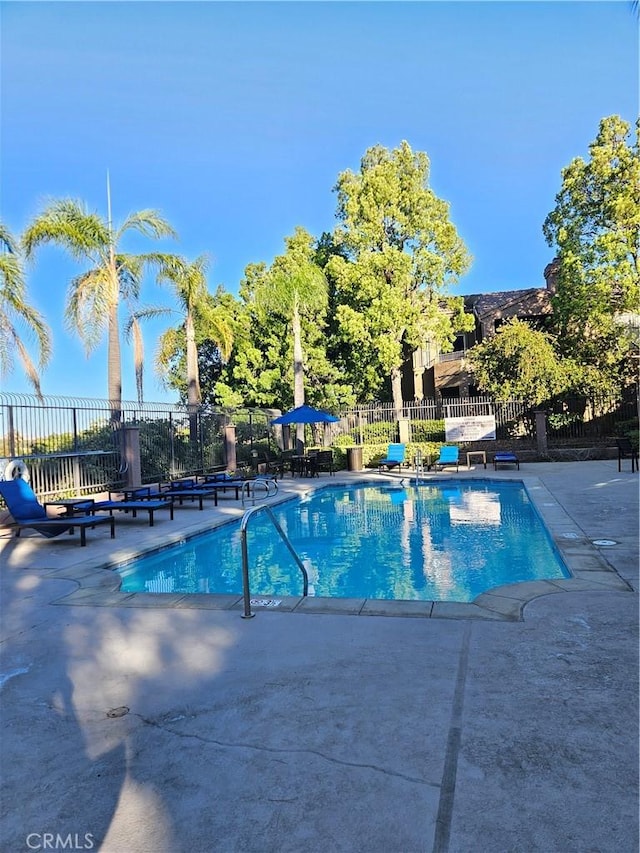2350 Del Mar Way Unit 103, Corona, CA 92882 - community pool featuring a patio