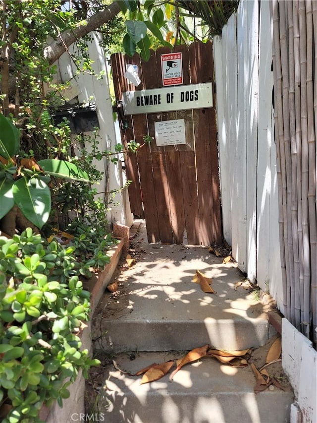 7401 W Manchester Ave, Los Angeles, CA 90045 - view of patio / terrace