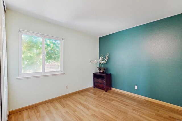 12538 Buckskin Trl, Poway, CA 92064 - empty room with light wood finished floors