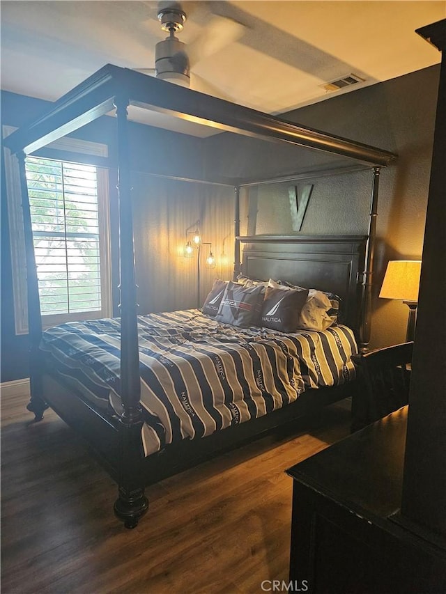 785 Harbor Cliff Way Unit 177, Oceanside, CA 92054 - bedroom with wood finished floors and ceiling fan