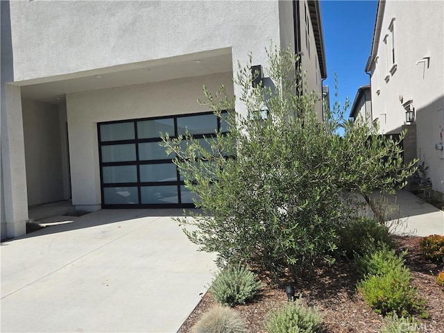 171 Bear Leaf Dr, Lake Forest, CA 92630 - garage with concrete driveway