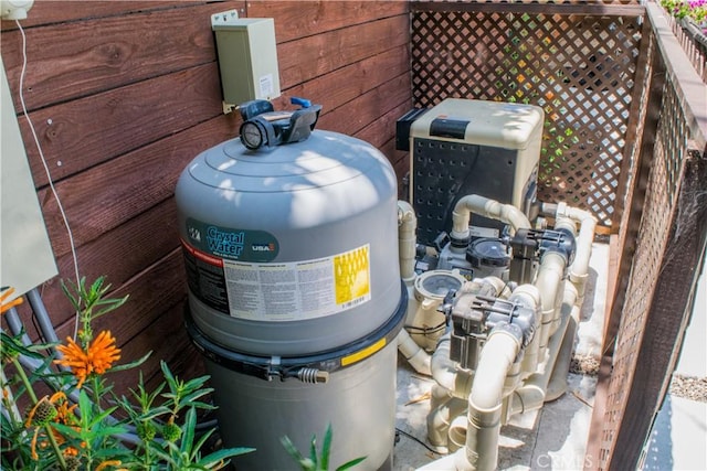 542 N Kilkea Dr, Los Angeles, CA 90048 - exterior view of pump
