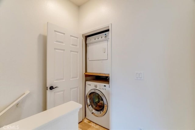 558 Adina Way, Nipomo, CA 93444 - laundry room featuring stacked washer / drying machine