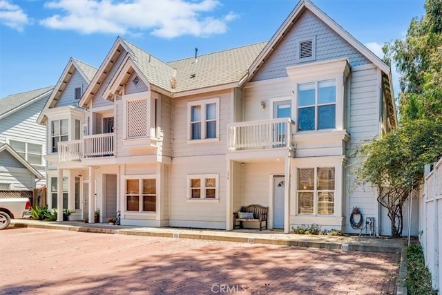 558 Adina Way, Nipomo, CA 93444 - view of front of home featuring a balcony