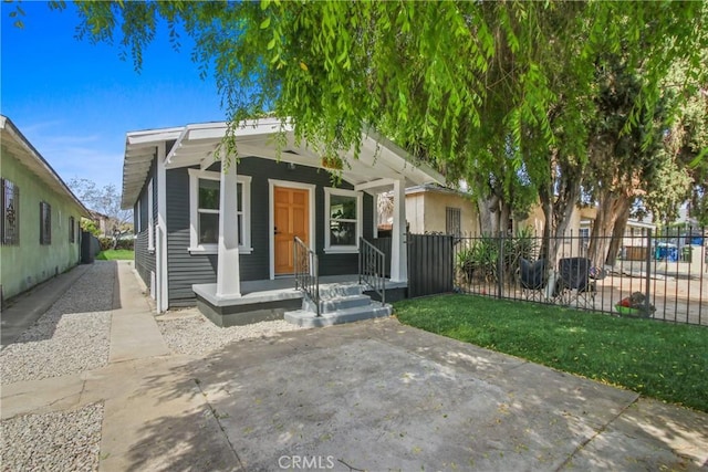 9525 Holmes Ave, Los Angeles, CA 90002 - view of front facade with covered porch
