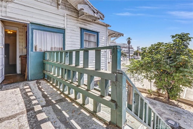 1470 W Adams Blvd, Los Angeles, CA 90007 - view of balcony