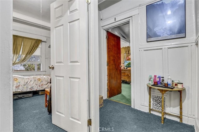 1470 W Adams Blvd, Los Angeles, CA 90007 - corridor with carpet flooring