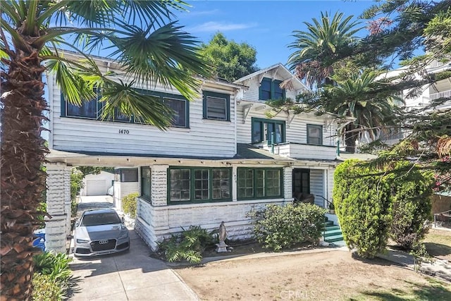 1470 W Adams Blvd, Los Angeles, CA 90007 - view of front of property with a balcony
