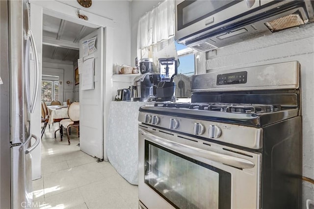 1470 W Adams Blvd, Los Angeles, CA 90007 - kitchen with stainless steel appliances