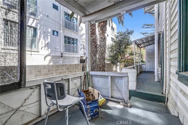 1470 W Adams Blvd, Los Angeles, CA 90007 - view of patio / terrace