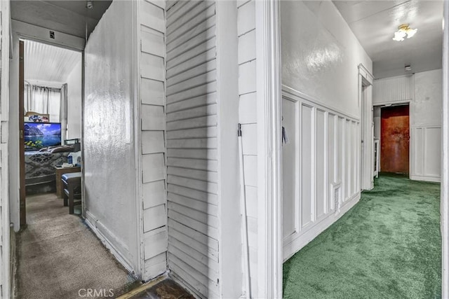 1470 W Adams Blvd, Los Angeles, CA 90007 - hallway featuring carpet flooring