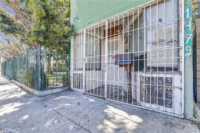 1470 W Adams Blvd, Los Angeles, CA 90007 - view of gate