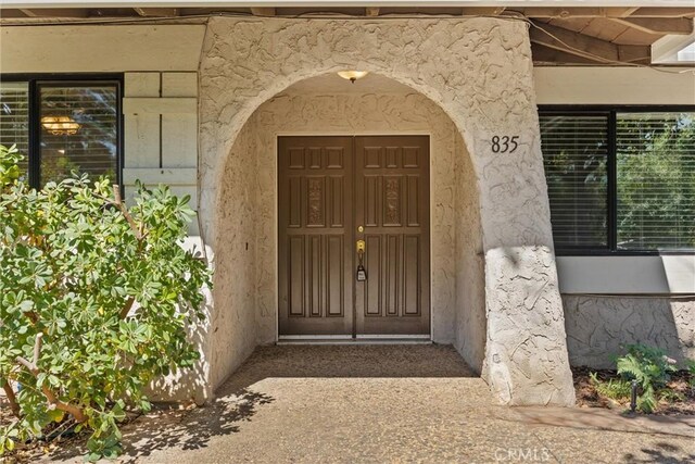 835 Madrone Ave, Chico, CA 95926 - view of exterior entry with stucco siding
