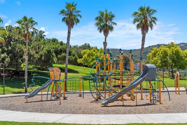 239 Via Presa, San Clemente, CA 92672 - community jungle gym with a lawn