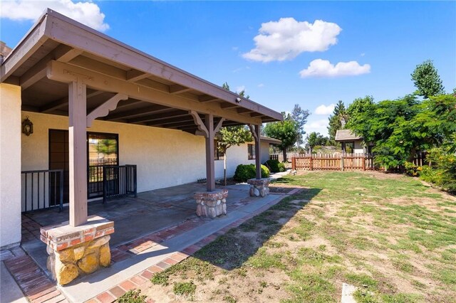 41050 Mesa Robles Cir, Temecula, CA 92592 - view of yard with a patio