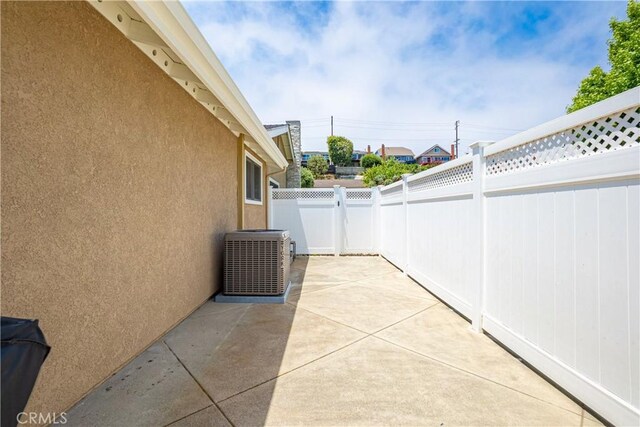 20002 Tomlee Ave, Torrance, CA 90503 - fenced backyard featuring a patio area