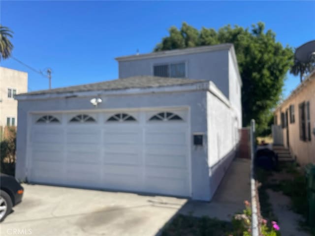 1466 W 35th St, Los Angeles, CA 90018 - view of garage