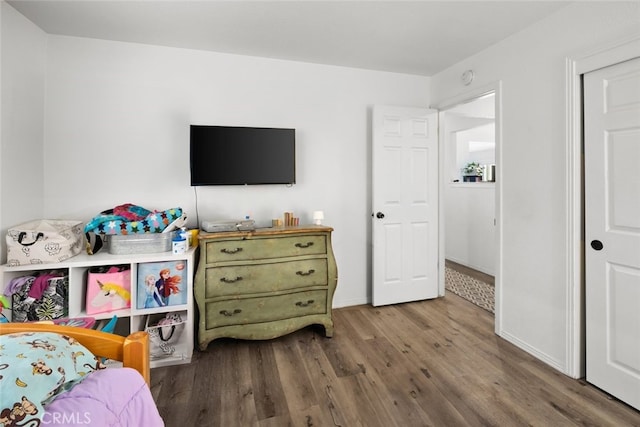 411 Spanish Moss Ln, Arroyo Grande, CA 93420 - bedroom featuring wood finished floors and baseboards