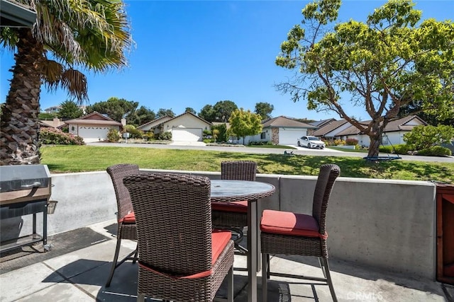 411 Spanish Moss Ln, Arroyo Grande, CA 93420 - view of patio / terrace featuring a residential view