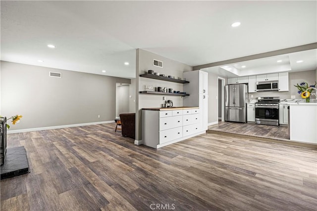 15515 Carrousel Dr, Canyon Country, CA 91387 - photo 18