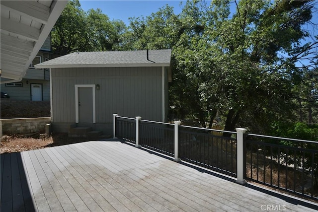 30607 Live Oak Dr, Running Springs, CA 92382 - view of wooden terrace