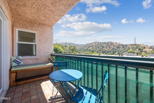2940 N Verdugo Rd Unit 411, Glendale, CA 91208 - balcony featuring a mountain view