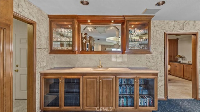 4968 Chapala Dr, Riverside, CA 92507 - view of indoor wet bar