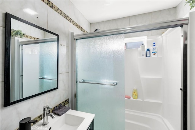 629 E 93rd St, Los Angeles, CA 90002 - full bathroom with vanity