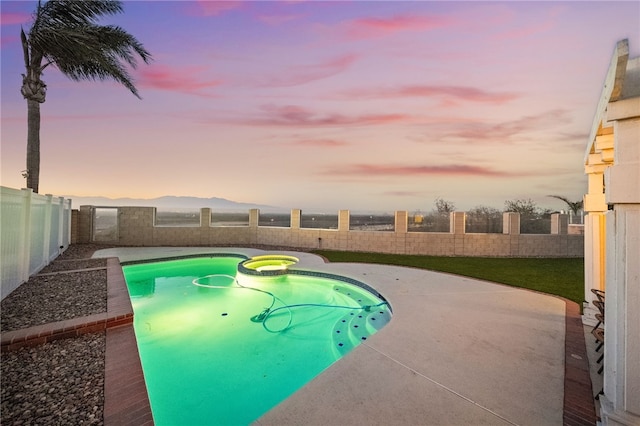 747 Highland View Dr, Corona, CA 92882 - view of pool featuring a pool with connected hot tub, a fenced backyard, and a patio area