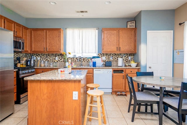 605 Wildrose Cir, San Jacinto, CA 92582 - photo 8