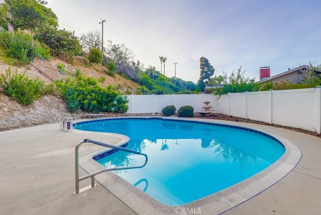 27909 Alaflora Dr, Rancho Palos Verdes, CA 90275 - view of swimming pool with a fenced backyard and a patio