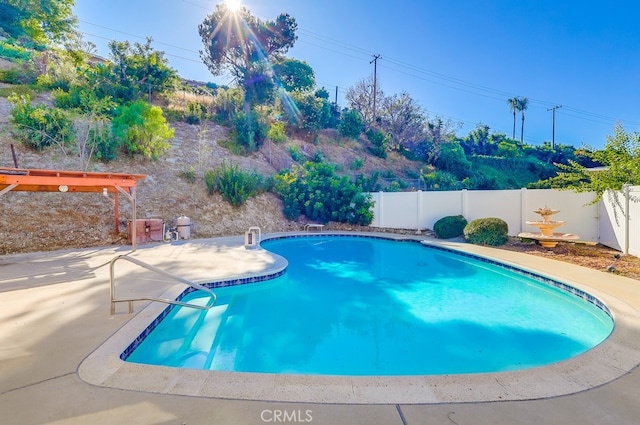 27909 Alaflora Dr, Rancho Palos Verdes, CA 90275 - view of pool with a fenced backyard and a patio