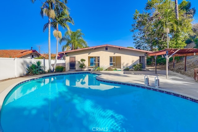 27909 Alaflora Dr, Rancho Palos Verdes, CA 90275 - view of swimming pool featuring a pergola and a patio