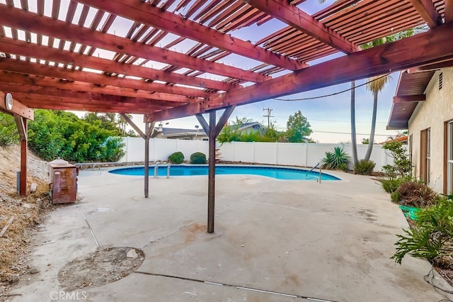 27909 Alaflora Dr, Rancho Palos Verdes, CA 90275 - view of swimming pool with a fenced backyard and a patio area