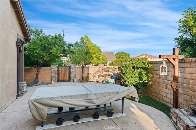 22517 Skipping Stone Dr, Saugus, CA 91350 - view of patio / terrace with a gate