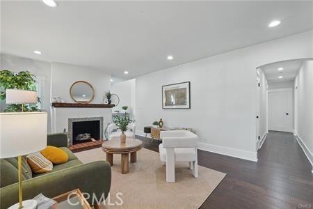 2111 S Bronson Ave, Los Angeles, CA 90018 - photo 4