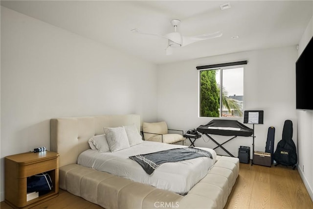 323 Morning Star Ln, Newport Beach, CA 92660 - bedroom with light wood-style floors and a ceiling fan