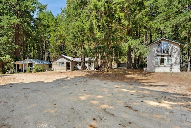 930 Davis Place Rd, Mount Shasta, CA 96067 - view of front of house