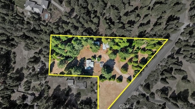930 Davis Place Rd, Mount Shasta, CA 96067 - aerial view of property and surrounding area featuring property boundaries highlighted