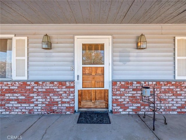 7423 Palomar Ave, Yucca Valley, CA 92284 - entrance to property with covered porch