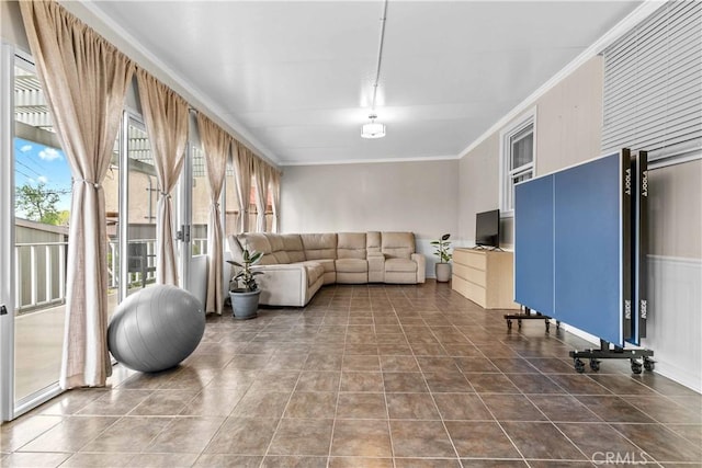 3348 Burritt Way, La Crescenta, CA 91214 - tiled living room with crown molding